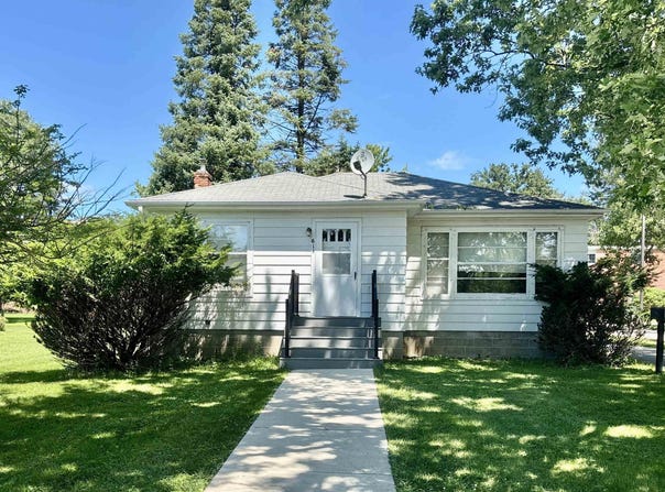 614 North Street, Decorah, IA 52101