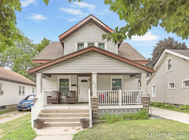1255 Whiting Street SW, Wyoming, MI 49509