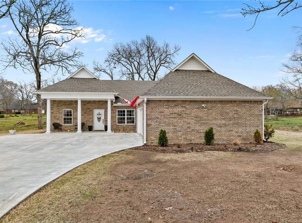 1111 Ridge  DR, Stilwell, OK 74960