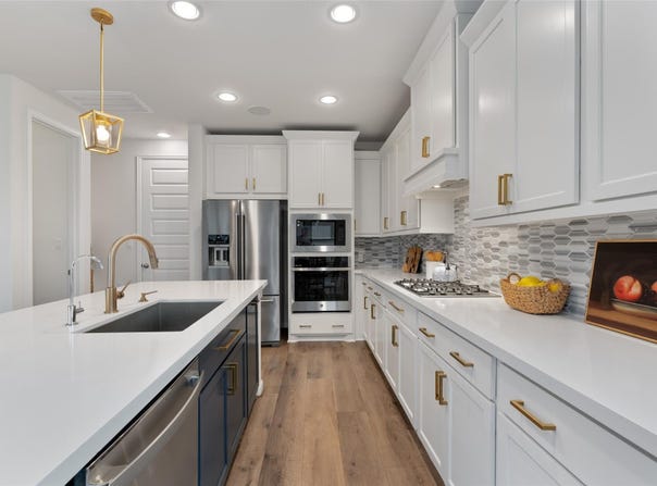 2437 Burberry LN, Leander, TX 78641