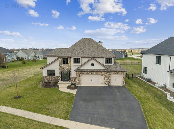 1117 Heron Creek Drive, Sycamore, IL 60178