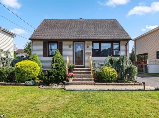 140 Platt Ave, Saddle Brook Twp., NJ 07663-4731