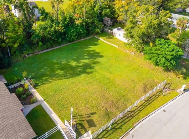 747 Roane Road, FL 34711