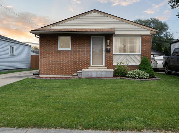 31920 St Margaret, Saint Clair Shores, MI 48082