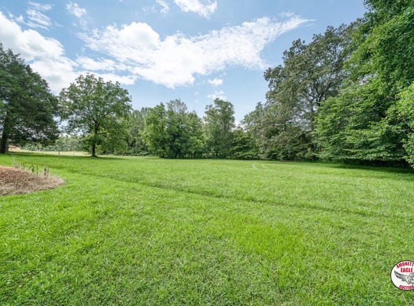 2 Omer Short Rd, Moss, TN 38575