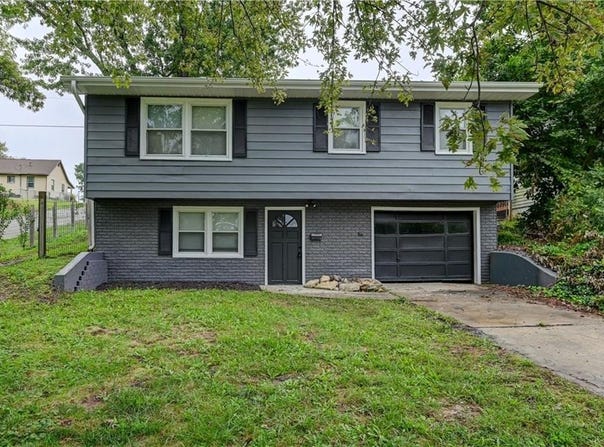 217 Woods Avenue, Excelsior Springs, MO 64024