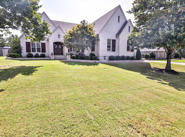 82 LAKEPOINTE Cv, Atoka, TN 38004