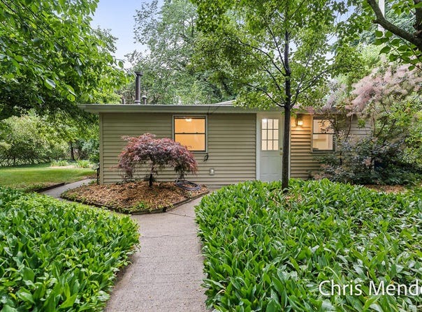 504 Colfax Avenue, Grand Haven, MI 49417