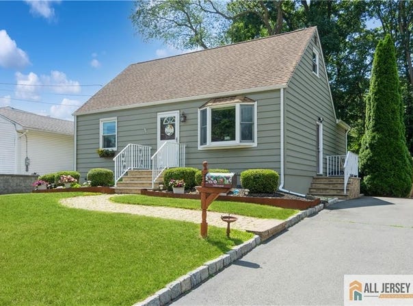 5 Channing Road, East Brunswick, NJ 08816