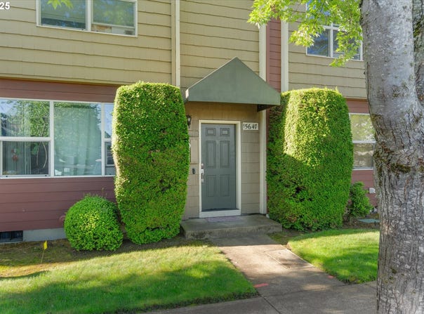 15647 NE BEECH ST, Portland, OR 97230