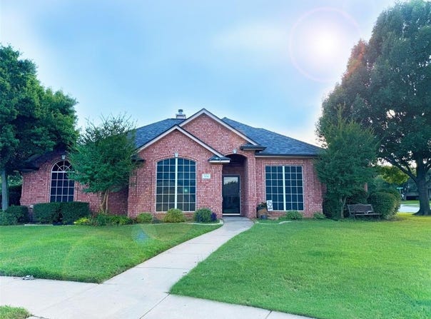 504 Amanda Court, Burleson, TX 76028