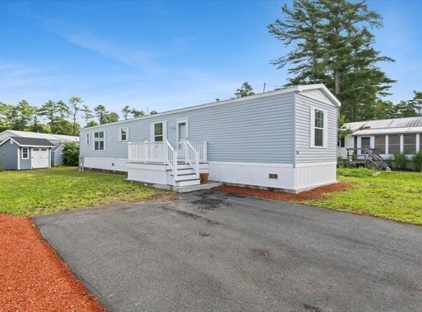 132 Queen Dr, Wareham, MA 02576