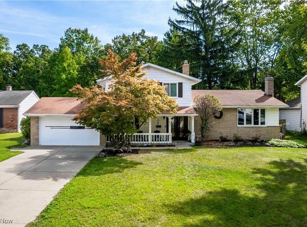 6221 Brighton Drive, North Olmsted, OH 44070