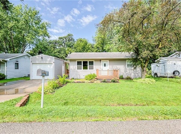 908 N 9th Street, Wathena, KS 66090