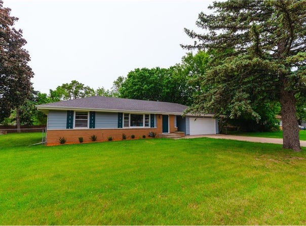 7609 Myers Avenue N, Brooklyn Park, MN 55428