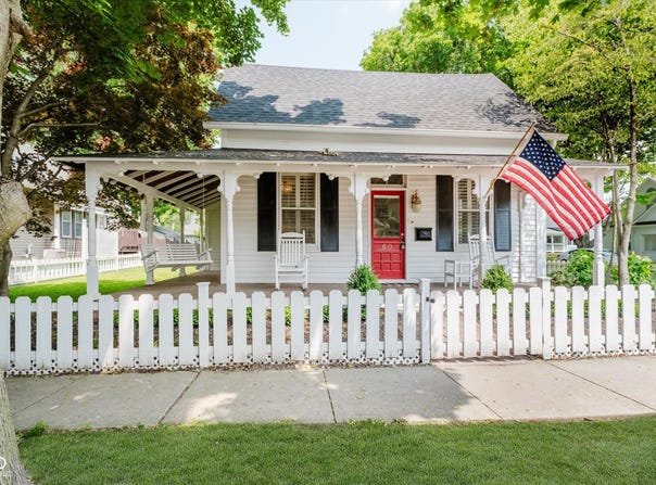 60 E Poplar Street, Zionsville, IN 46077