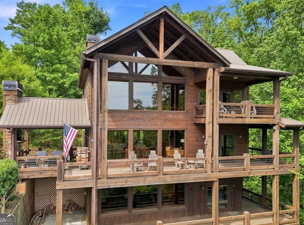 476 Deer Crest Road, Blue Ridge, GA 30513