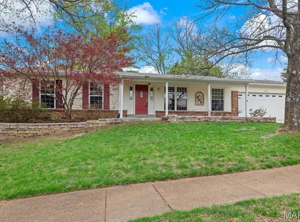 269 Braeshire Drive, Ballwin, MO 63021
