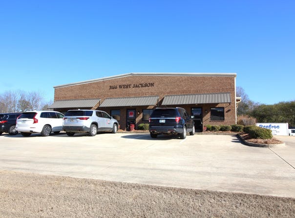 3166 West Jackson St., Tupelo, MS 38804