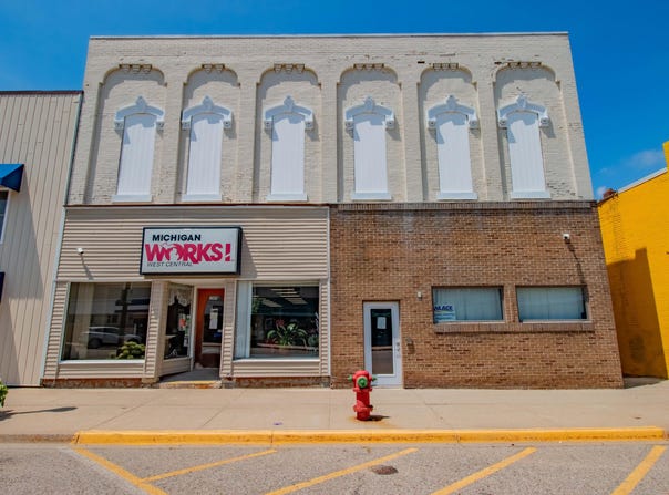 195 N Michigan Avenue, Shelby, MI 49455