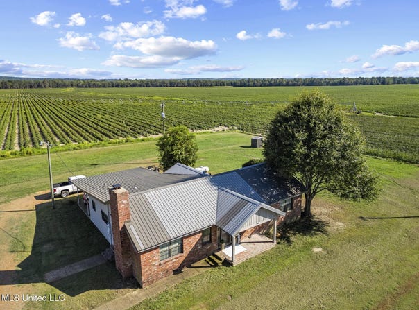 13900 Eagle Bend Road, Yazoo City, MS 39194