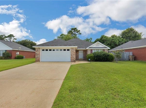 2006 E Clarke Road, Mobile, AL 36695