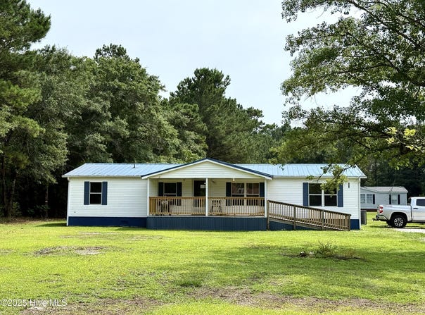 184 Hardison Road, Holly Ridge, NC 28445