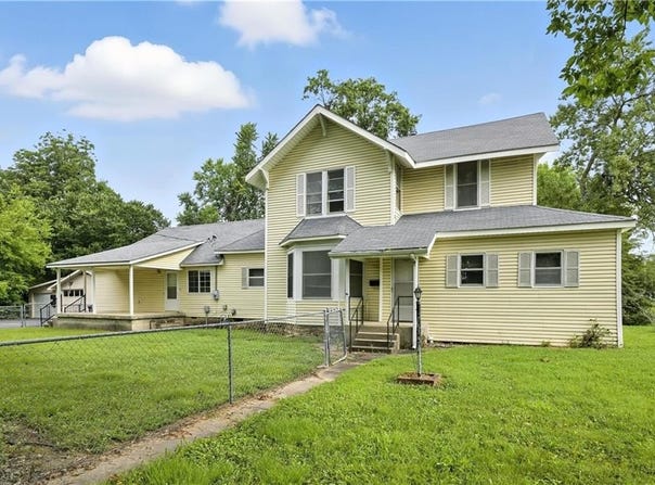 205,213 N High School Street, Columbus, KS 66725