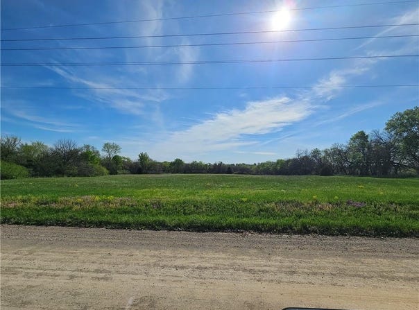 000 Lone Star Road, Paola, KS 66071