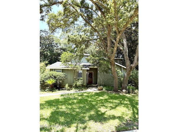 3519 Courtenay Circle, Ocean Springs, MS 39564