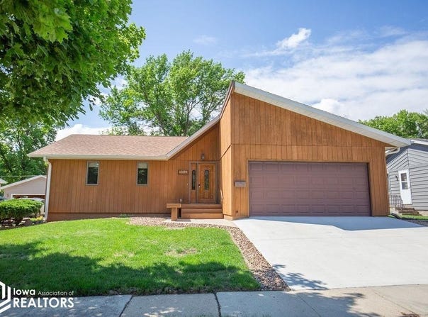 1302 E Linden Street, Algona, IA 50511