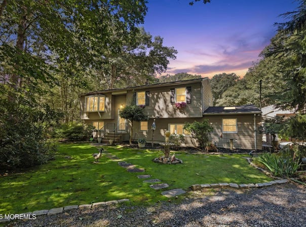 347 E Millstream Road, Cream Ridge, NJ 08514
