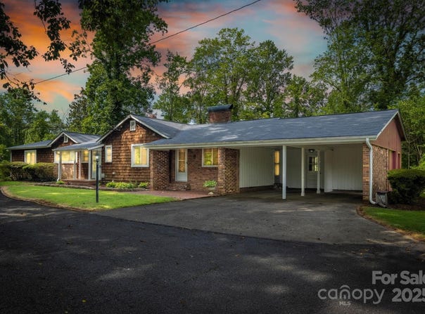 767 Circle Drive NE, Lenoir, NC 28645