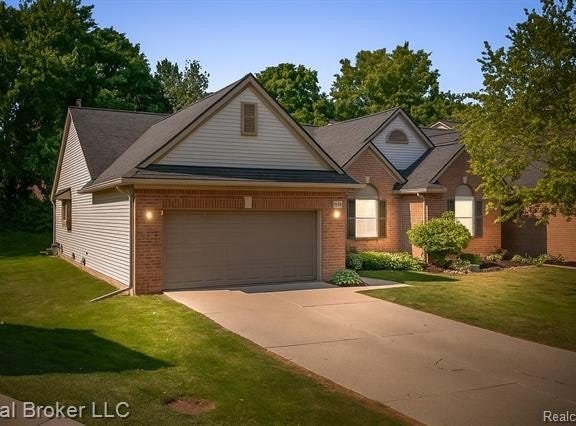 552 Snowfall Court, Howell, MI 48843