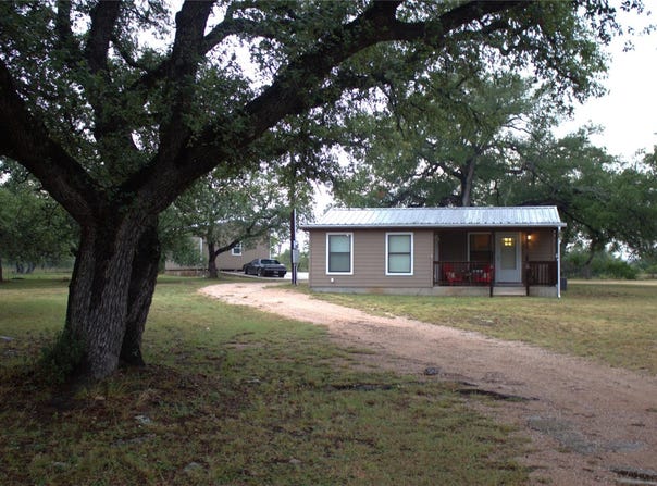 600 Jim Bowie DR, Spicewood, TX 78669