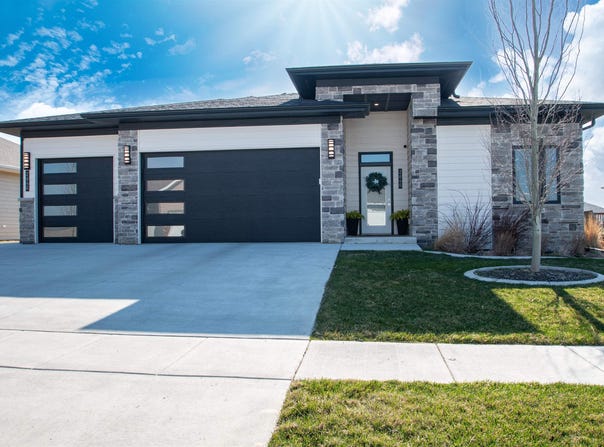 2640 Nicklaus Blvd, Sioux City, IA 51106