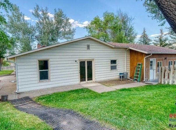 640 12th St W, Gillette, WY 82716