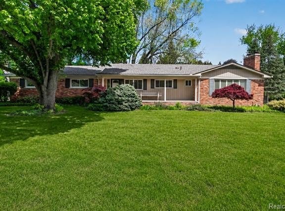 857 Helston Road, Bloomfield Twp, MI 48304