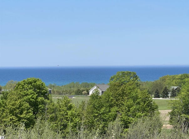 3 Foxview Drive, Charlevoix, MI 49720