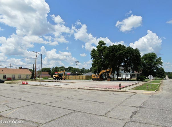 140 E 10th Street, Baxter Springs, KS 66713