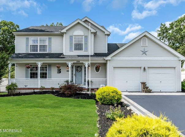 584 Pirate Lane, Manahawkin, NJ 08050