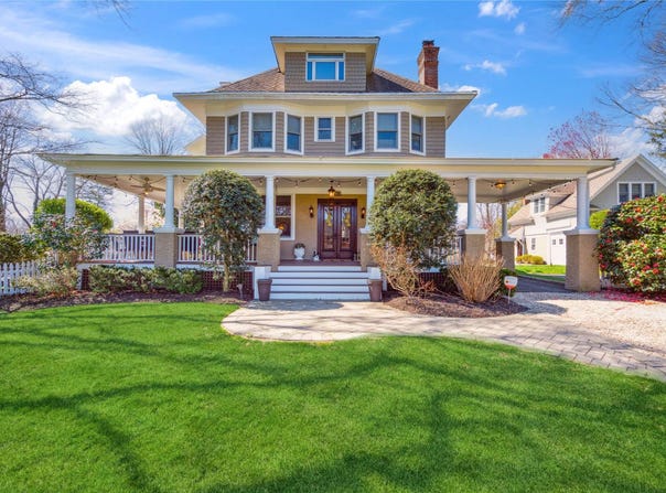 38 Cedar Street, Stony Brook, NY 11790