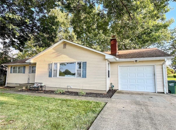 212 Beechwood Street, Louisville, OH 44641