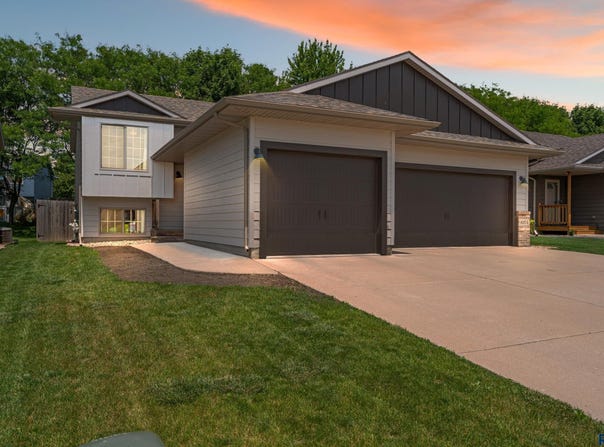 8004 W Vista Park St, Sioux Falls, SD 57106