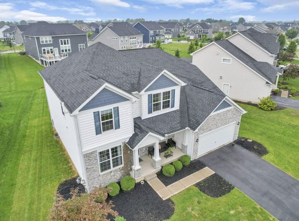 694 Eagle Walk Road, Delaware, OH 43015