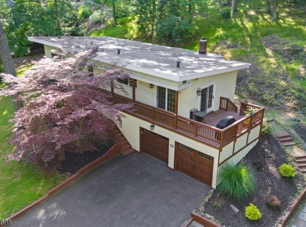 1295 Colonial Way, Bridgewater Twp., NJ 08807-1282