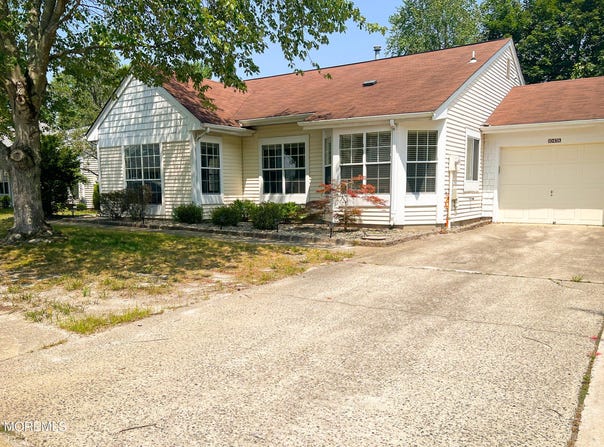 1047a Buckingham Drive, Manchester, NJ 08759