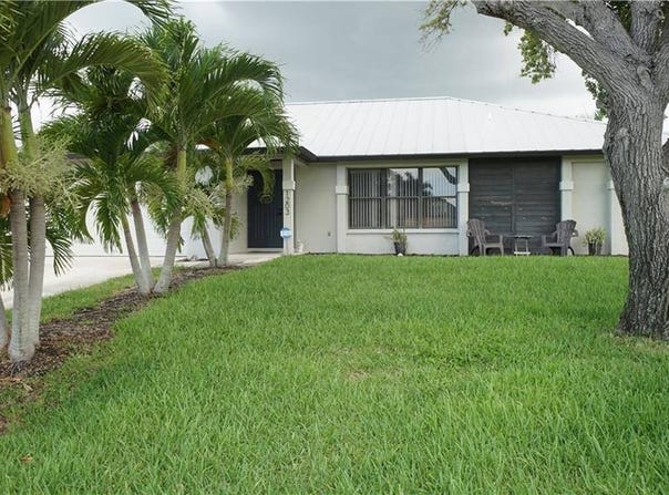 1203 SE 33rd St, Cape Coral, FL 33904