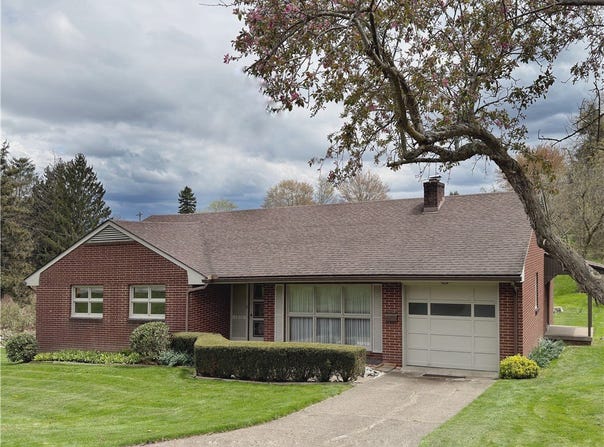 1215 Center Rd, Monaca, PA 15061