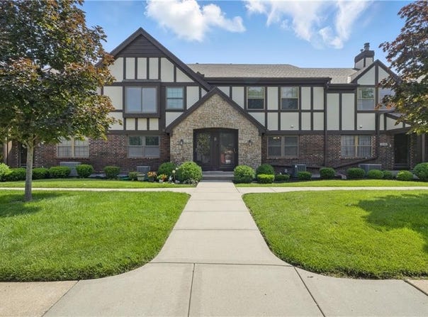 10547 Foster Street, Overland Park, KS 66212